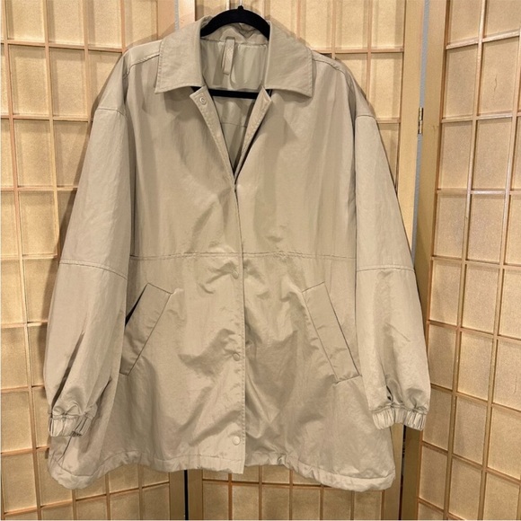 Lululemon Lightweight Oversized-Fit Coaches Jacket Compass Khaki Size XS LW4CDZS - Picture 8 of 15